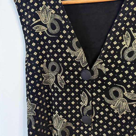 Vintage Black & Gold Tulip Tank | Deep V-Neck | L.S. Collection M/L - Picture 2 of 5